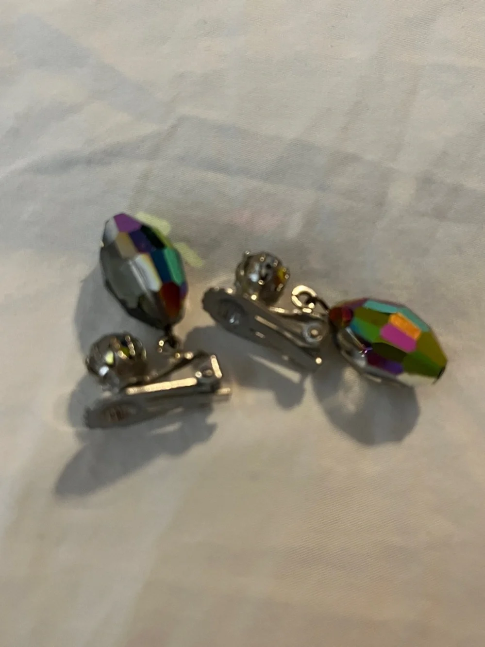Vintage crystal drop briolette dangle earrings from the 1960s - Picture 3 of 3